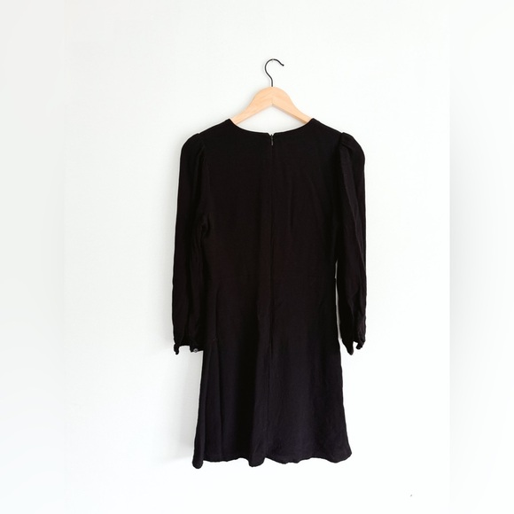 Aritzia Sunday Best Grayson V-Neck Mini Dress 🤍 Size 4 - Picture 3 of 7